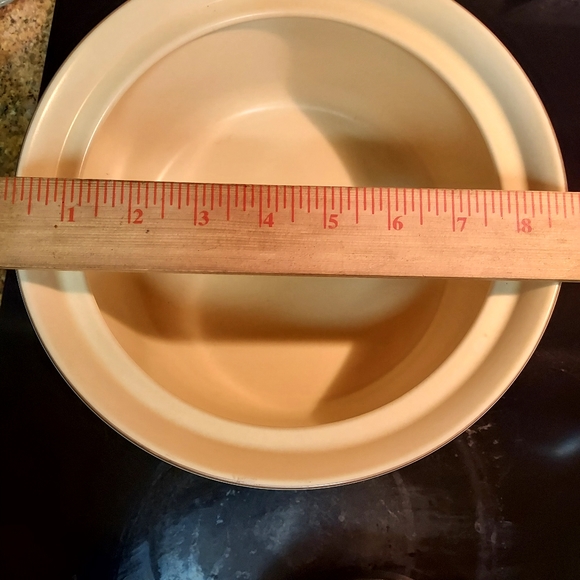 Pfaltzgraff Cover Caserole Copyright USA. - Picture 5 of 8